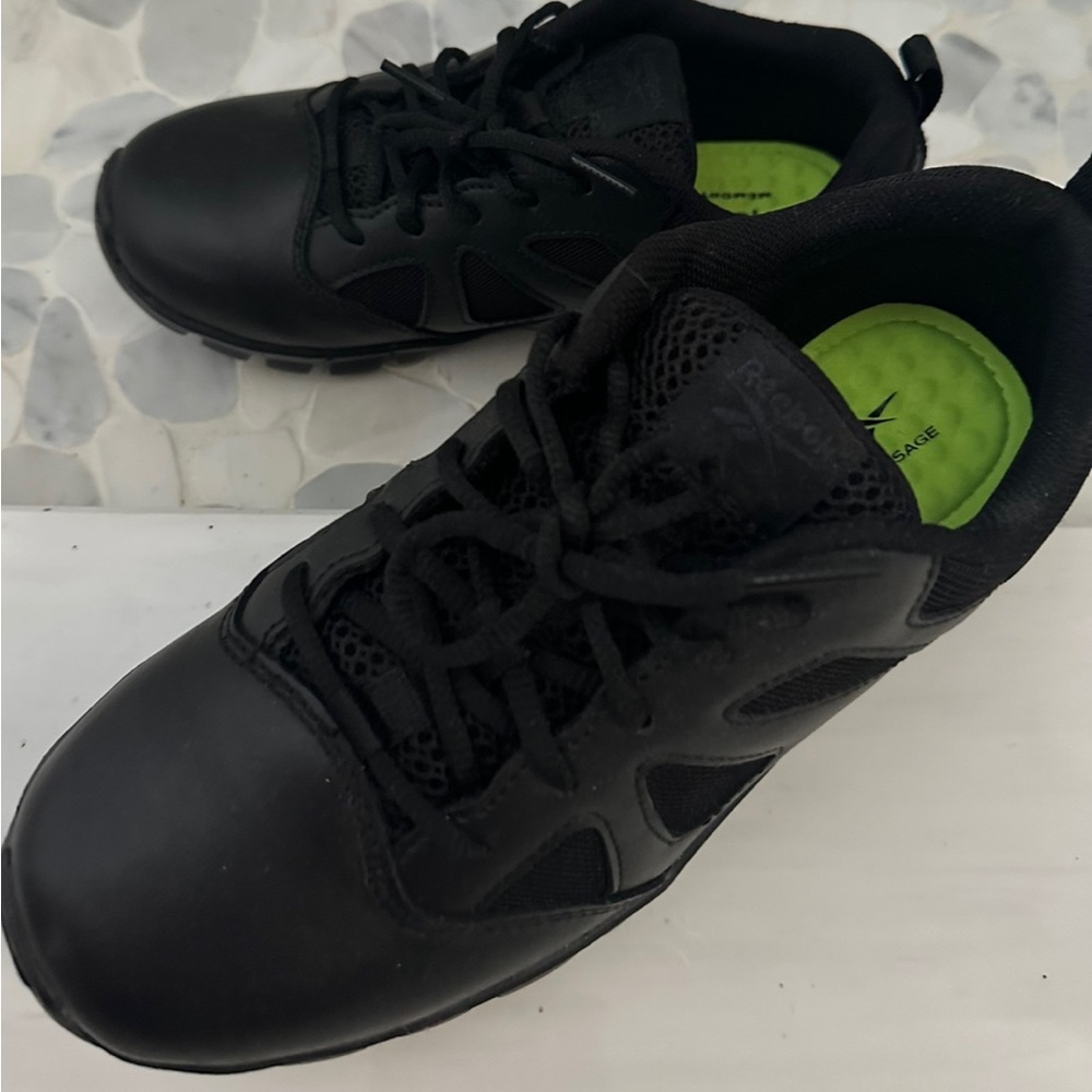 New never worn black reebok women’s work shoe